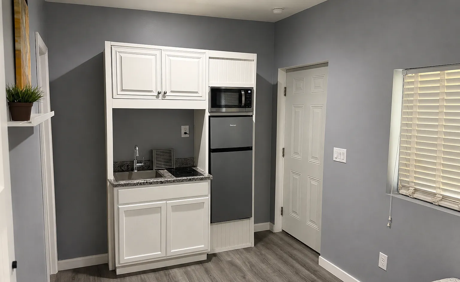Studio, $1,250 — Photo 1