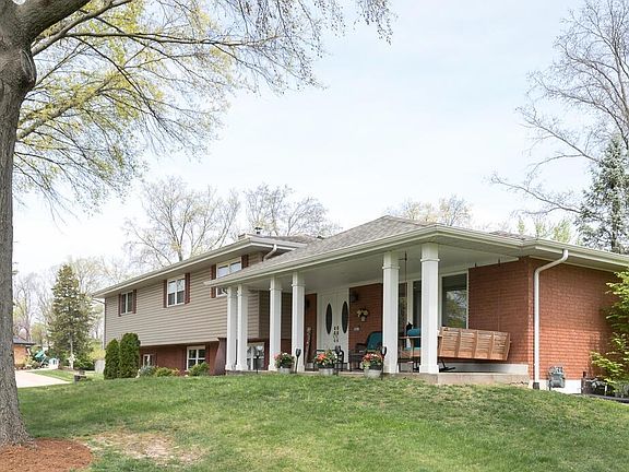 3rd image of 9831 Southwick Dr
