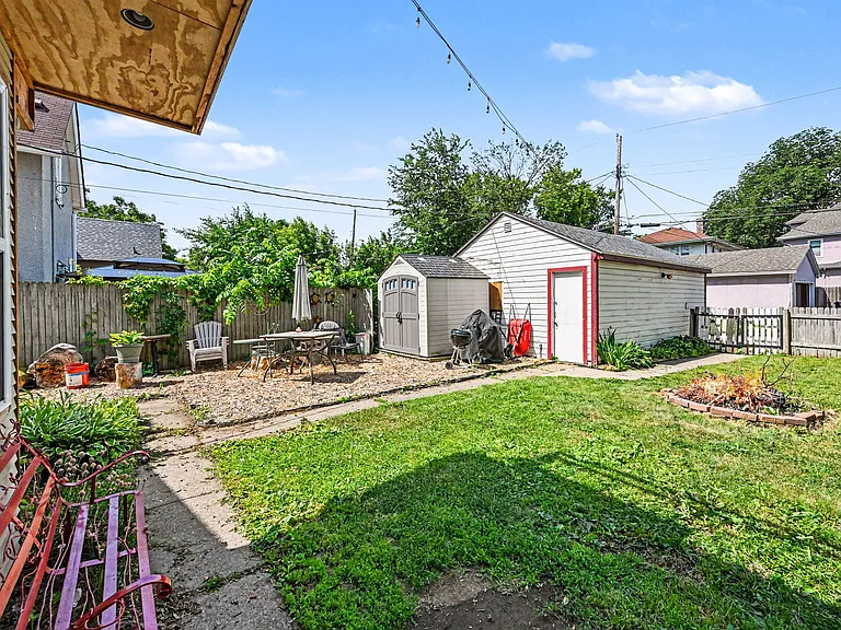 1411 Knox Ave N — Photo 24