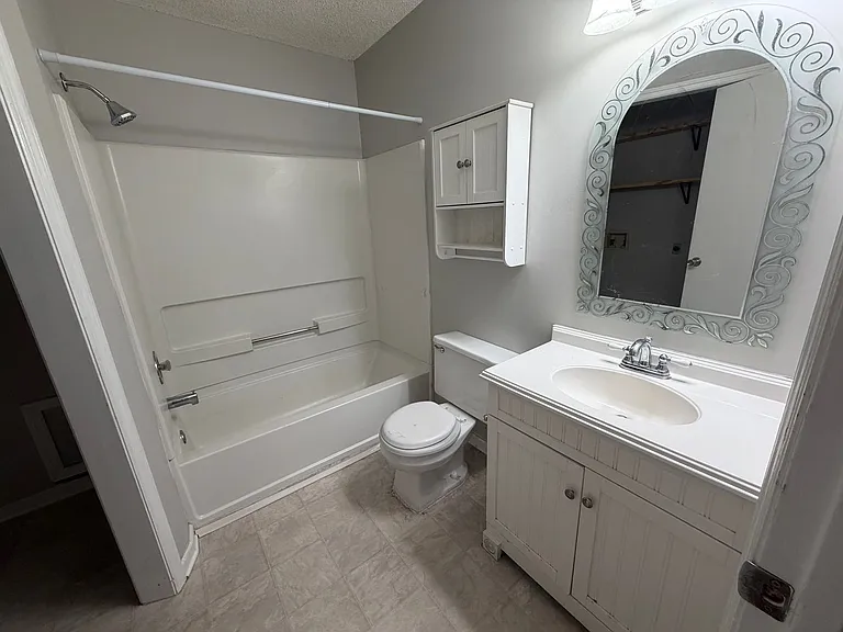 812 Ridgewood Way — Photo 9