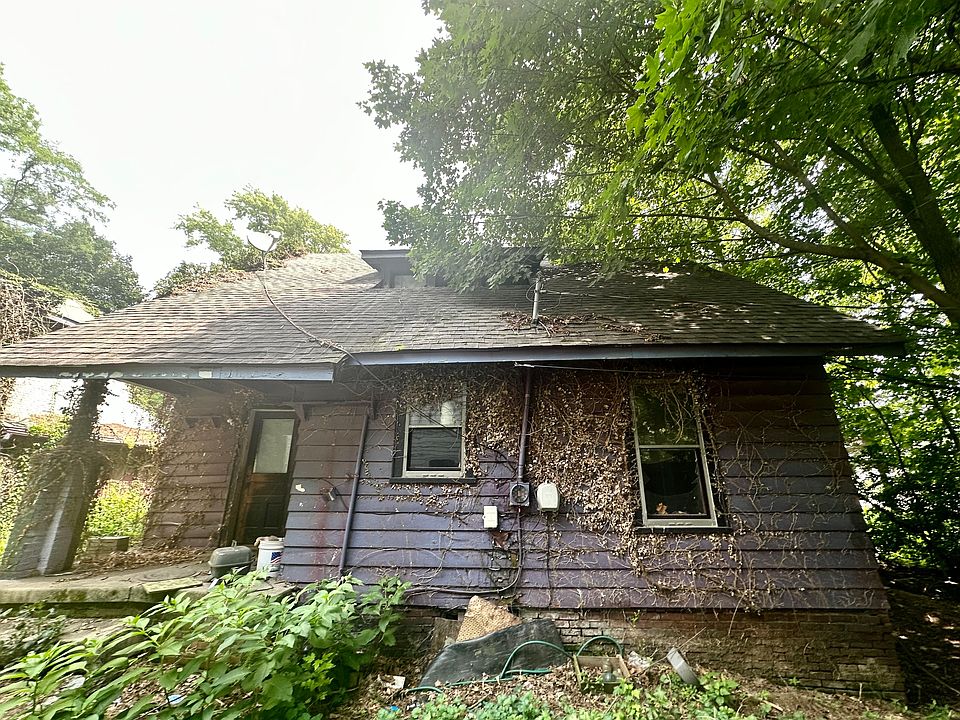1st image of 303 Dubois Ave
