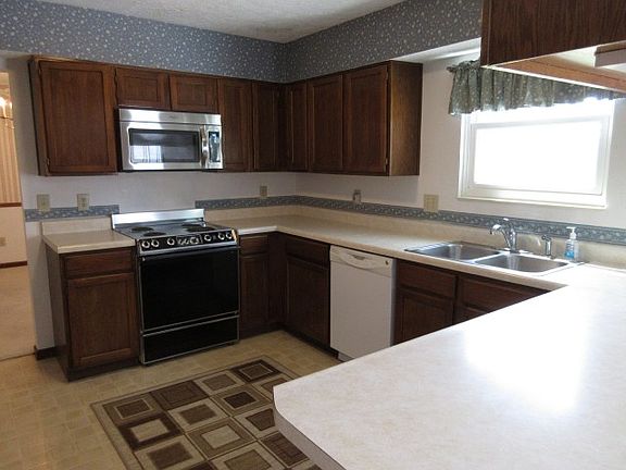 5th image of 9440 Falkirk Dr