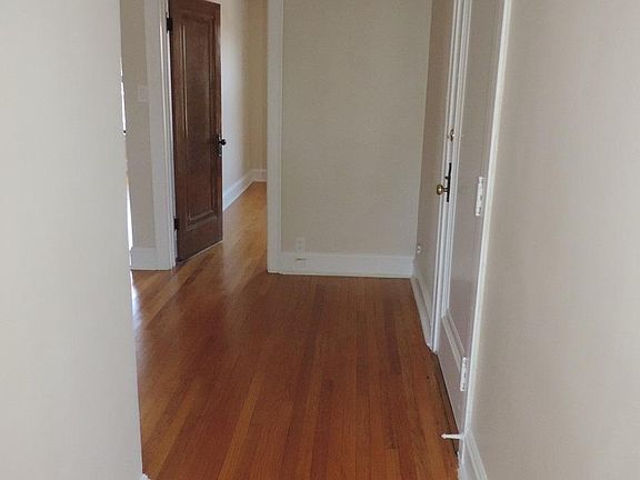 3rd image of 7220 N Greenview Ave APT 2