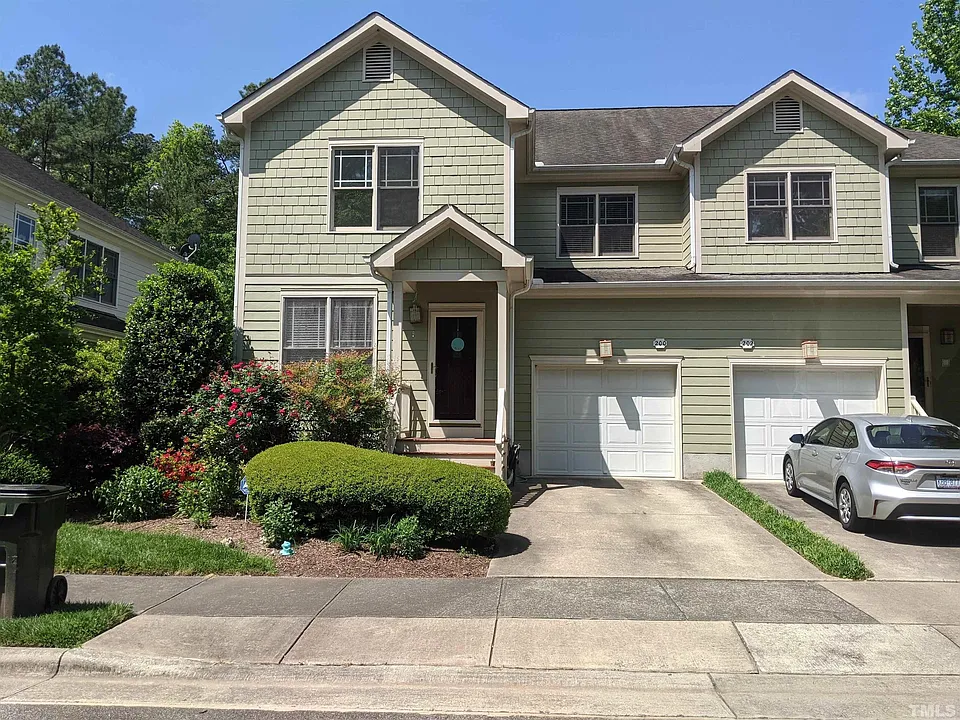 200 Charleston Ln
