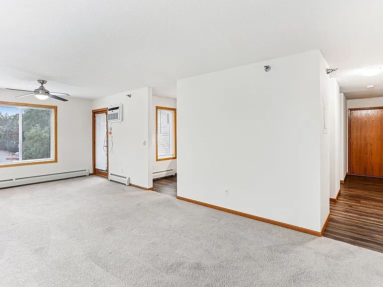 Vernon Oaks Apartments — Photo 54