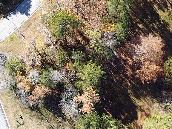 3rd image of 101 Summer Branch Ln