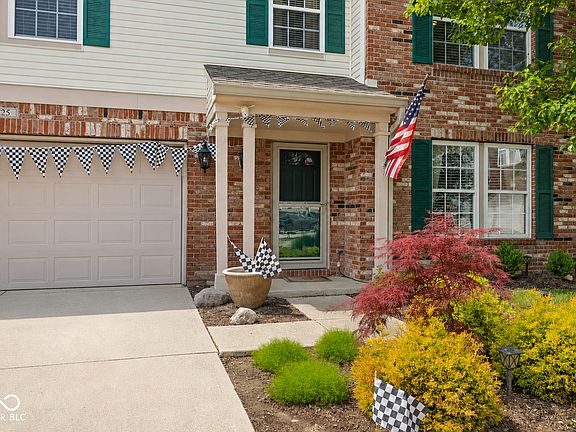 3rd image of 6725 Amber Springs Way