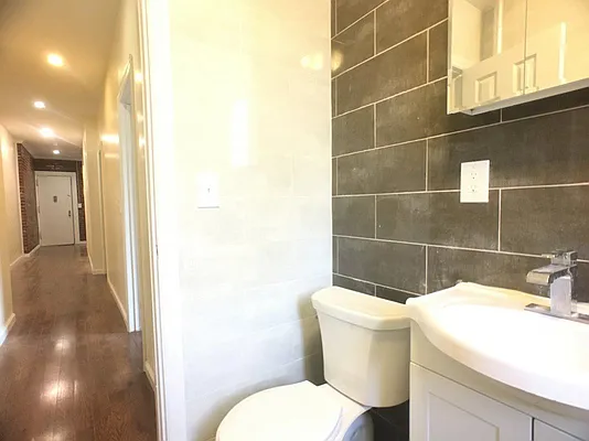 Rented by Bohemia Realty Group | media 27