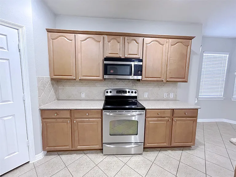 5523 Baby Blue Ln — Photo 20