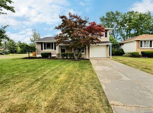 149 Monarch Dr, Amherst, NY 14226