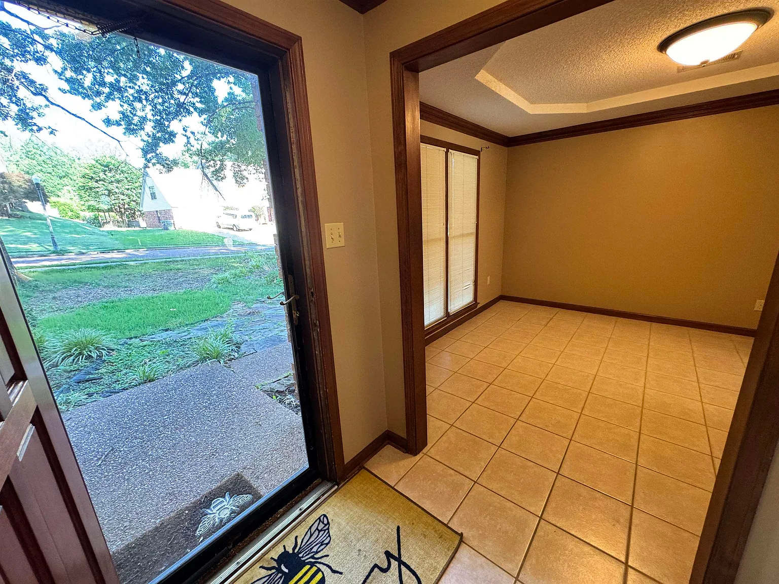 4 bed, 2.5 bath, 2335 sqft, $2,200 — Photo 4
