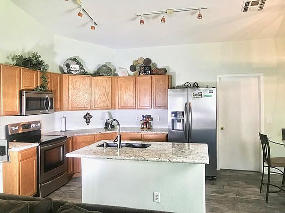 5th image of 2207 E Paraiso Dr