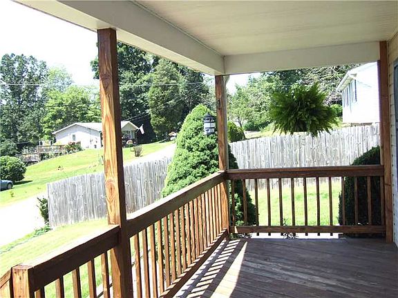 4th image of 117 Breezeway Dr