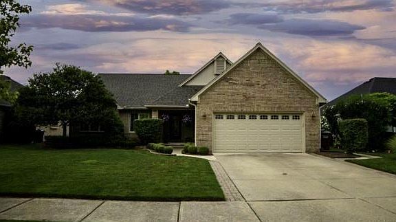 3rd image of 14920 Knightsbridge Dr