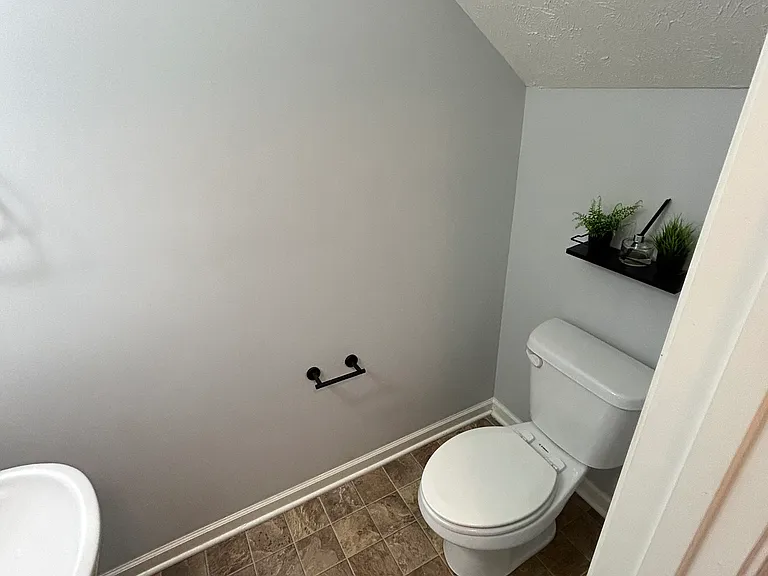 1567 Sprucedale Dr — Photo 14