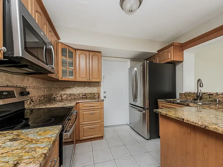12127 Dakota Woods Ln — Photo 5