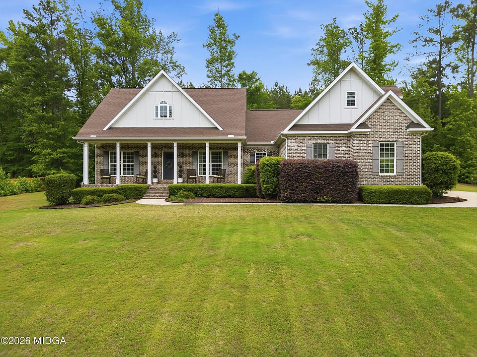 1st image of 113 Oakwood Dr