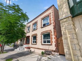 2360 Queen St E, Toronto, ON