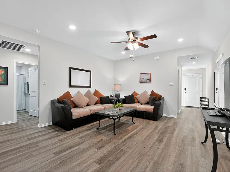 906 Ramble Rd — Photo 8