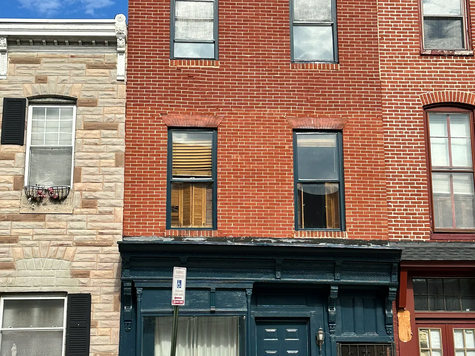 3 bed, 2250 sqft, $3,000 — Photo 1