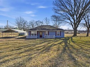 302 E St, Creighton, MO 64739