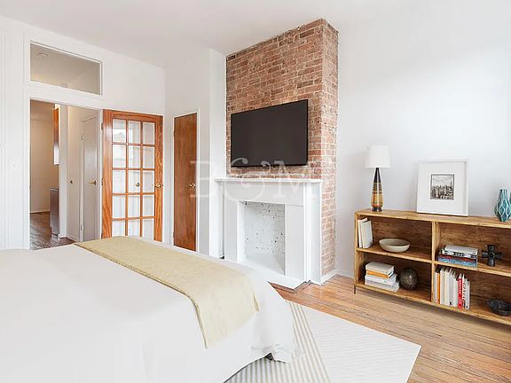 2nd image of 327 Manhattan Ave APT 2R