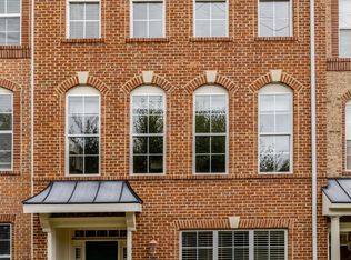 220 Herndon Station Sq, Herndon, VA 20170