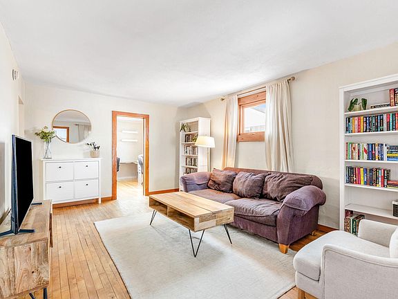 5th image of 1612 Breda Ave