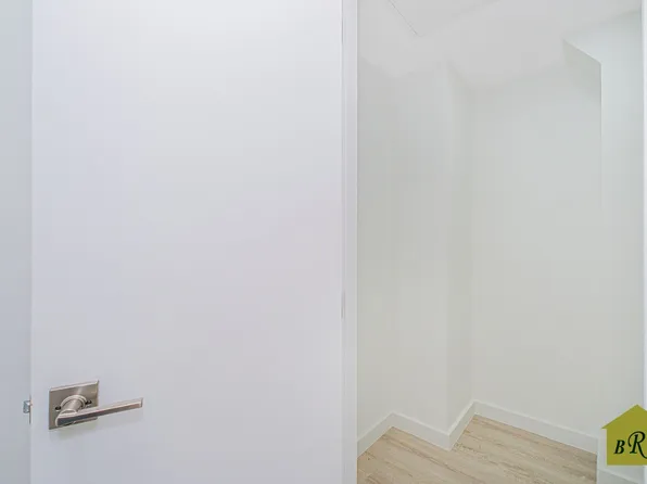 2815 Ocean Parkway image 28 of 32