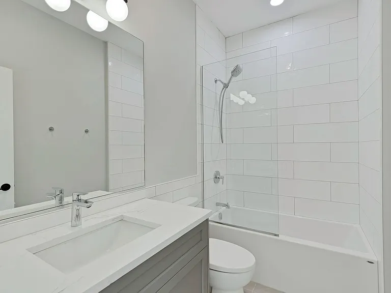 3545 W Belmont Ave #2 — Photo 13