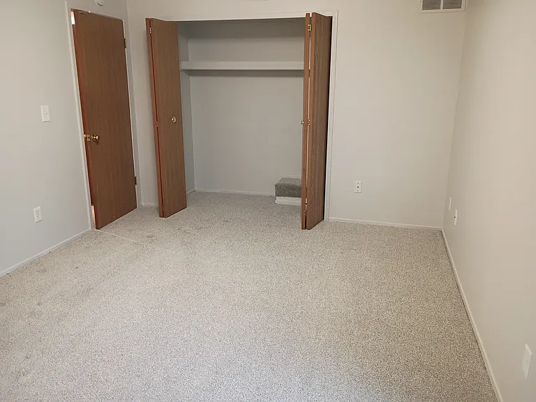 Prentiss Pointe Apartments — Photo 110