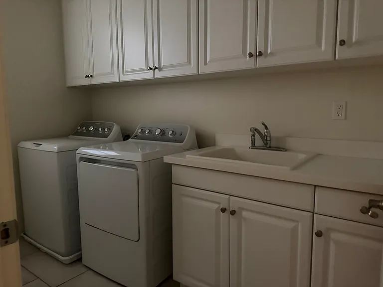 3814 Windermere St — Photo 9