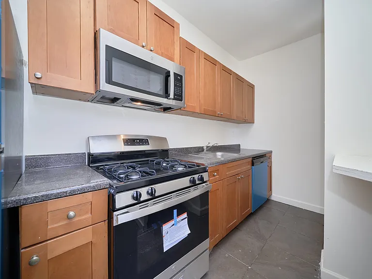 370 Fort Washington Ave #403 — Photo 7
