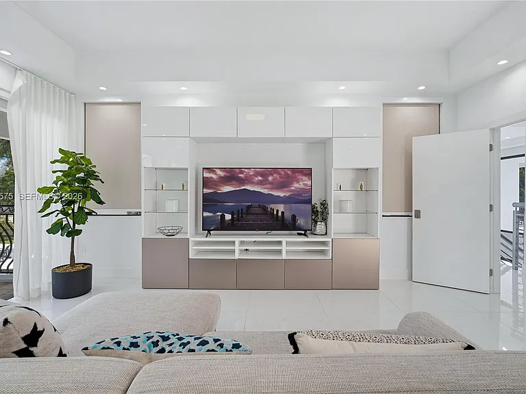 14401 Sunset Ln — Photo 45