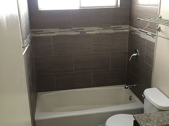 4th image of 4122 Hathaway Ave APT 2