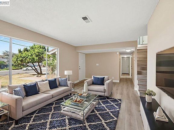 3rd image of 14544 Tiburon Rd