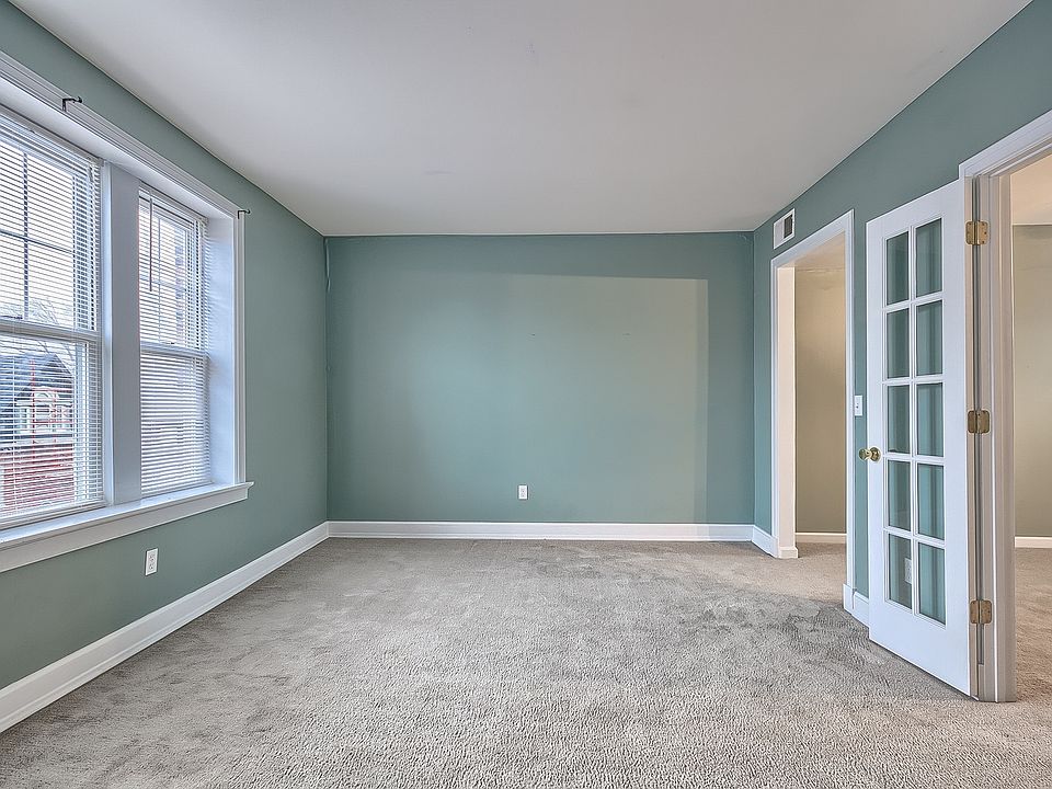1st image of 2249C Klemm St #12