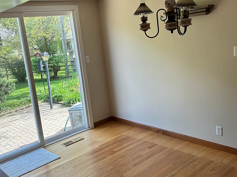 85 S Huron Dr — Photo 11