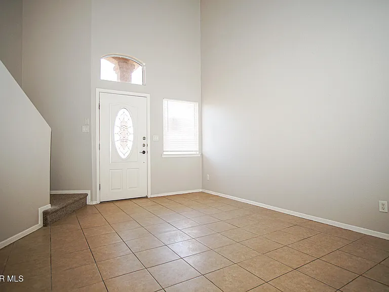 528 Green Village Ct #B — Photo 4