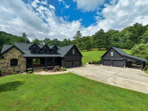 215 Harmony Ln, Hiawassee, GA 30546