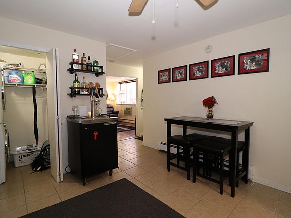 Eat In Kitchen (3/3)