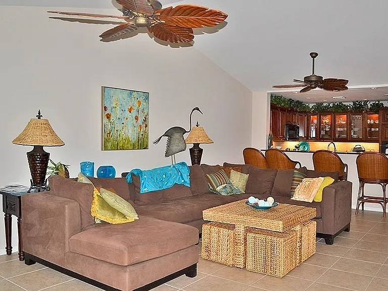 5635 Turtle Bay Dr #6 — Photo 3