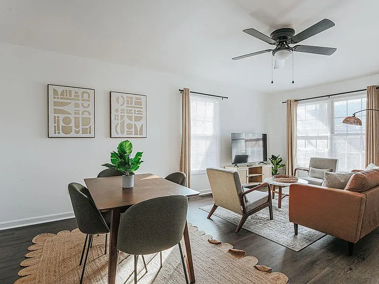 1511 Vine St — Photo 1