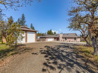 2703 Hammel Rd, Eagle Pt, OR 97524