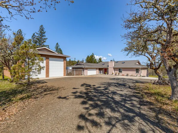 2703 Hammel Rd, Eagle Pt, OR 97524