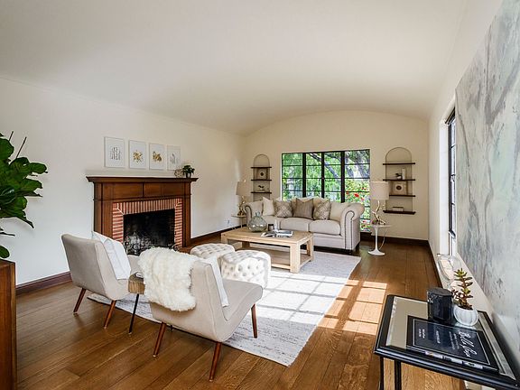 5th image of 1541 Columbus Ave