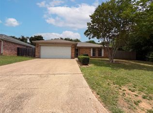 6505 Big Springs Dr, Arlington, TX 76001
