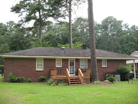 3rd image of 821 Westwood Dr