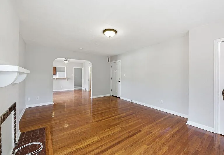 1048 Berkeley Rd #B — Photo 3