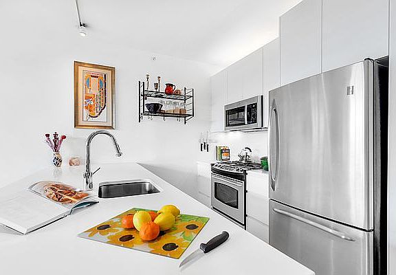 3rd image of 189 Schermerhorn St APT 3Q